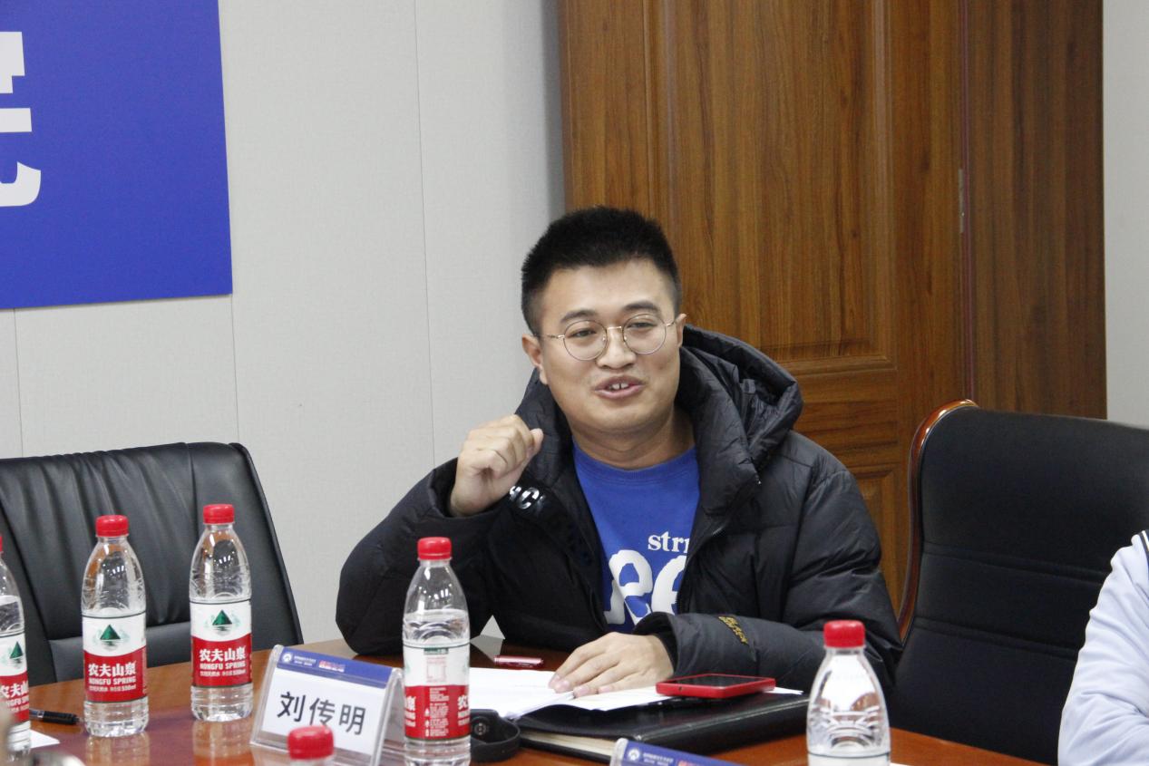 当前位置>首页>学术动态>正文应用经济系副主任刘传明肯定了杨凯迪的